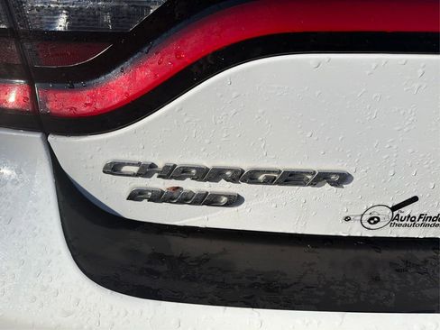 Used 2017 Dodge Charger SXT image 40