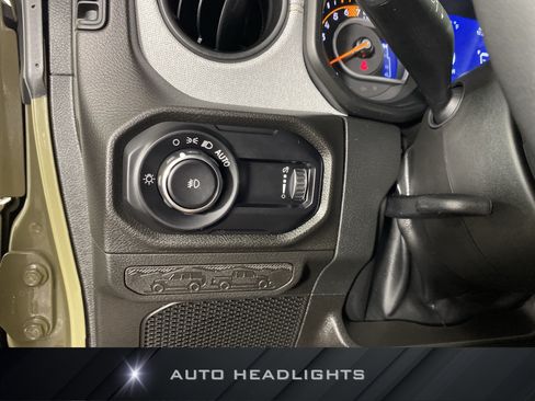 Used 2025 Jeep Wrangler Unlimited Sport AWD/4WD image 24