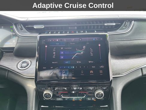 Used 2022 Jeep Grand Cherokee Overland w/ Advanced Protech Group III image 27