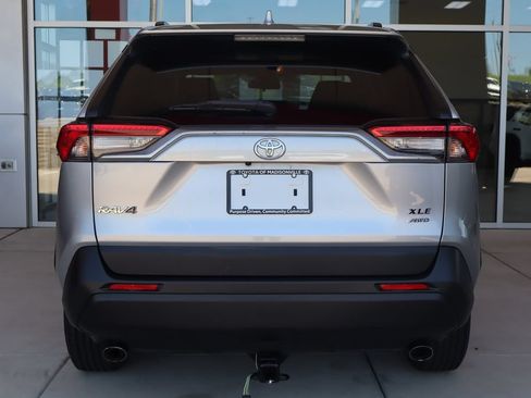 Used 2021 Toyota RAV4 XLE AWD/4WD image 7