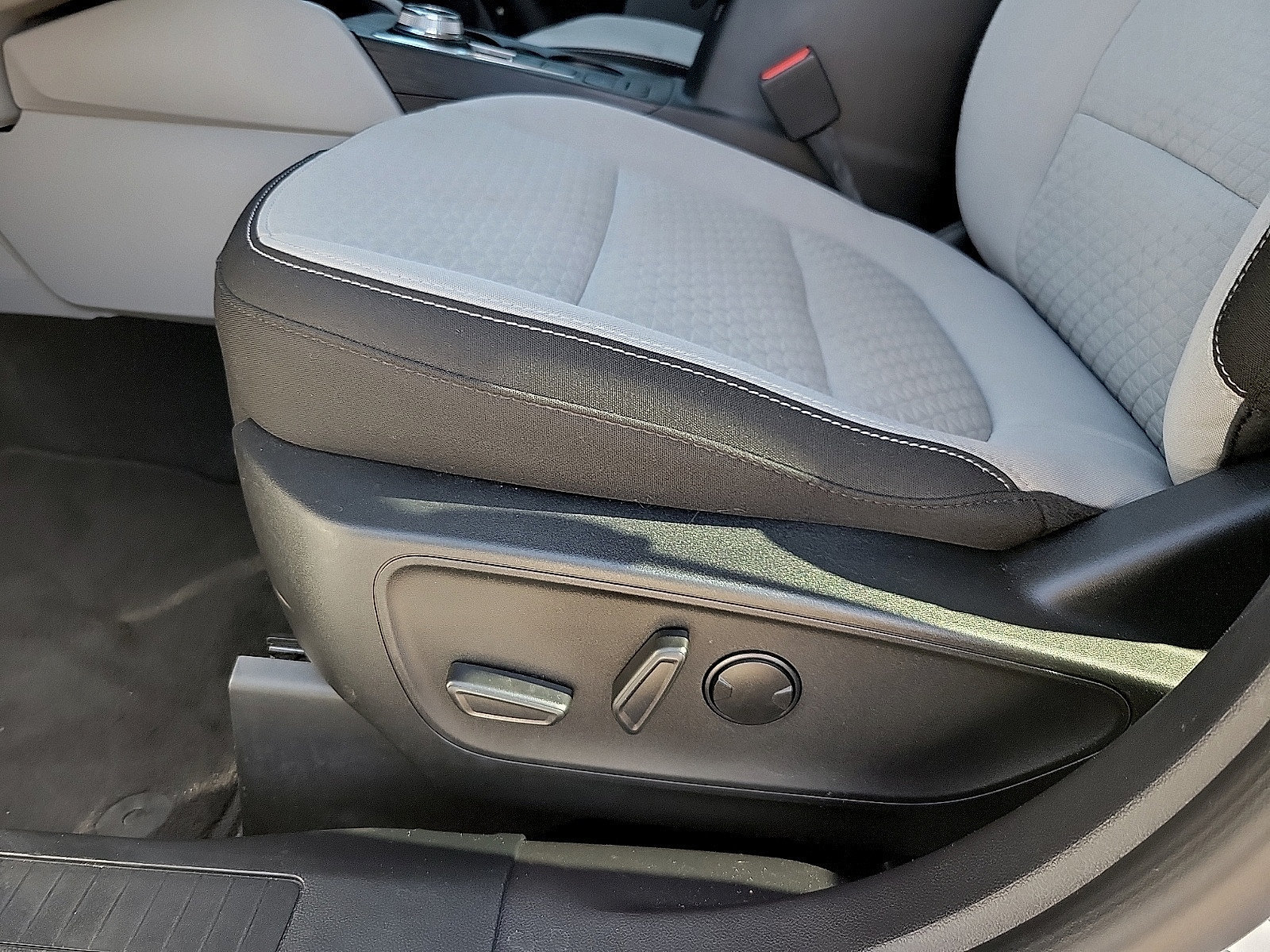 Used 2023 Ford Escape Active FWD image 12