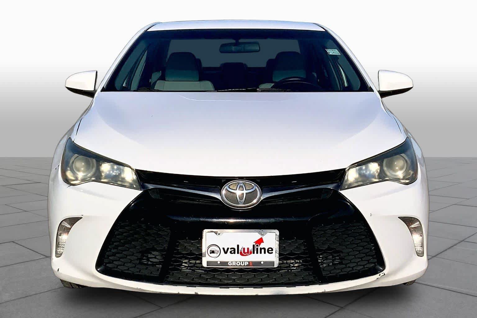 Used 2016 Toyota Camry SE FWD image 3