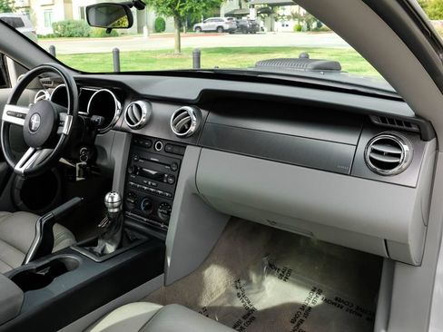 Used 2007 Ford Mustang GT Premium RWD image 8