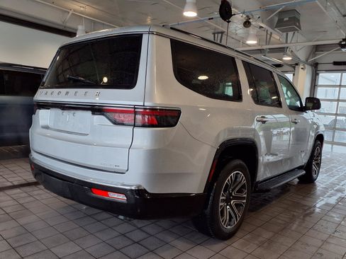Used 2024 Jeep Wagoneer Series II AWD/4WD image 30