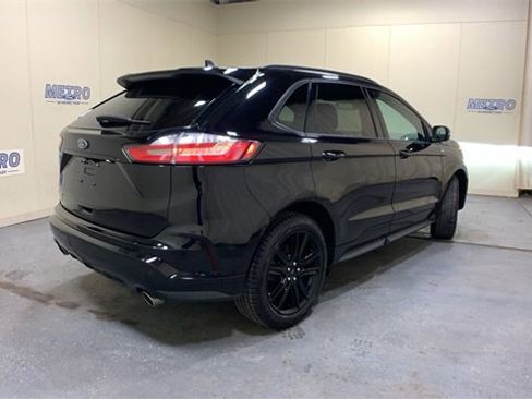 Used 2020 Ford Edge ST-Line w/ Cold Weather Package image 3