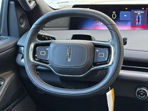 New 2025 Lincoln Navigator Reserve w/ Jet Appearance Package image 21