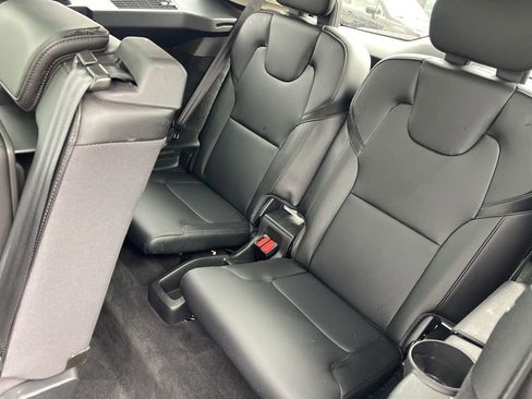 Used 2022 Volvo XC90 T5 Momentum AWD/4WD image 26