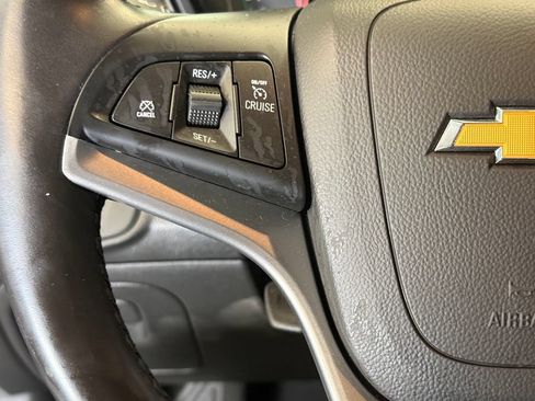 Used 2018 Chevrolet Trax LT w/ LT Convenience Package FWD image 11