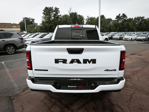 Used 2025 RAM 1500 Big Horn AWD/4WD image 5