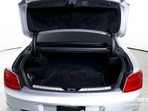 Used 2023 Bentley Flying Spur Plug-In Hybrid image 21