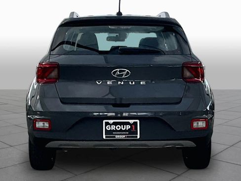 Used 2025 Hyundai Venue SEL FWD image 5