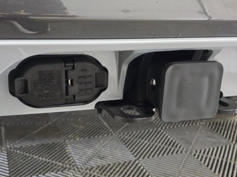 Certified 2025 BMW X5 xDrive40i w/ Executive Package image 13