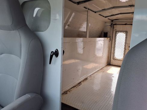 Used 2015 Ford E-350 and Econoline 350 Super Duty w/ Power Windows & Locks Group RWD image 19