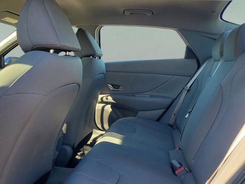 New 2026 Hyundai Elantra SE image 9