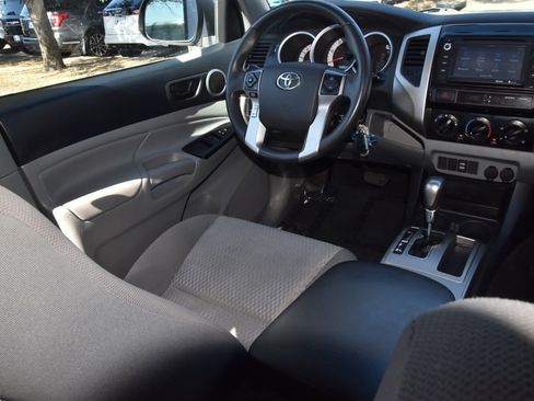 Used 2014 Toyota Tacoma PreRunner w/ SR5 Package image 15