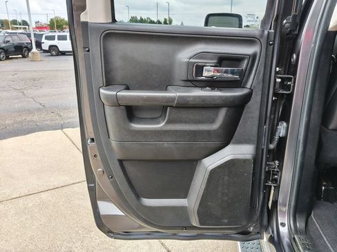 Used 2016 RAM 1500 Laramie w/ Convenience Group AWD/4WD image 11