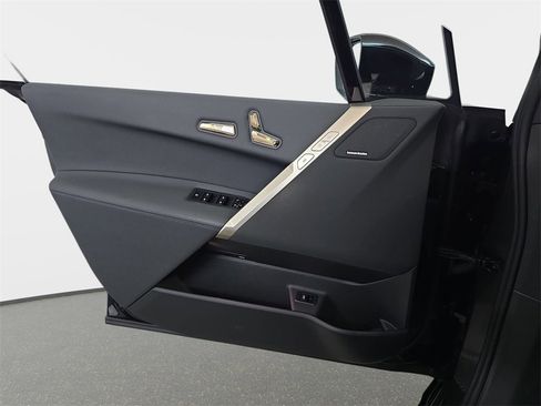 Used 2023 BMW iX xDrive50 w/ Ultimate Package 2 image 29