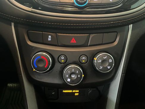 Used 2021 Chevrolet Trax LT w/ Sport Edition AWD/4WD image 16