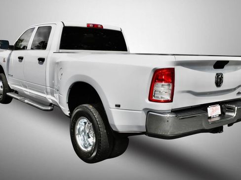Used 2022 RAM 3500 Tradesman w/ Chrome Appearance Group AWD/4WD image 5