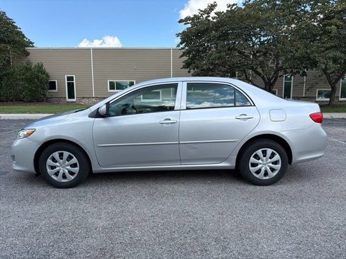 Used 2010 Toyota Corolla LE FWD image 4