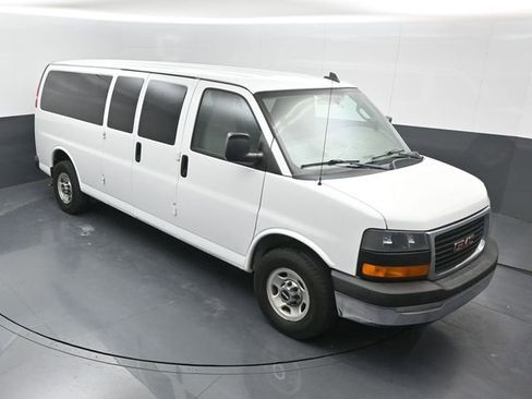 Used 2016 GMC Savana 3500 LT w/ LT Preferred Equipment Group image 9