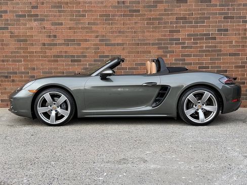 Certified 2022 Porsche 718 Boxster image 2