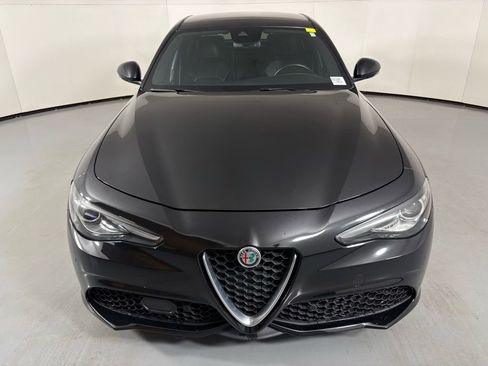 Used 2022 Alfa Romeo Giulia Ti image 3