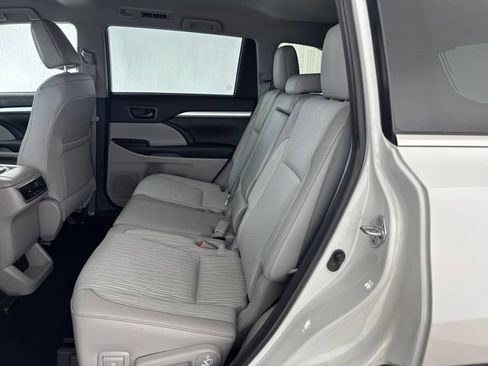 Used 2019 Toyota Highlander Plus w/ Protection Package #3 AWD/4WD image 24