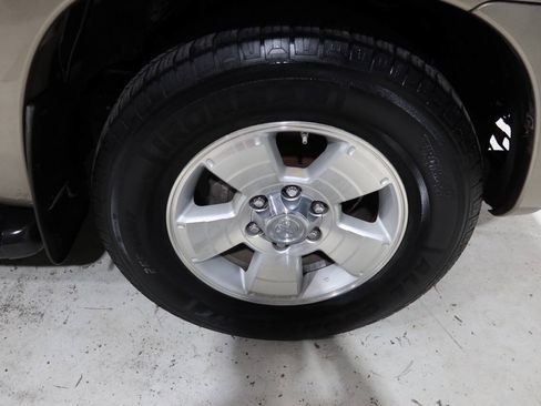 Used 2008 Toyota 4Runner SR5 w/ SR5 Extra Value Pkg 1 RWD image 38