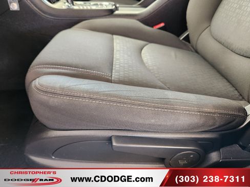 Used 2016 GMC Acadia SLE AWD/4WD image 16