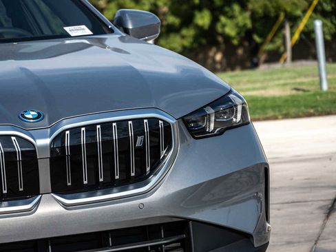 Used 2026 BMW i5 eDrive40 w/ Executive Package image 6