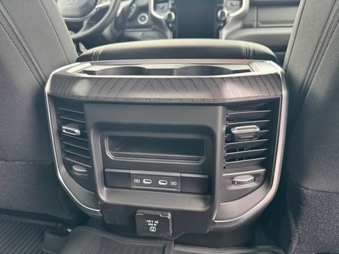 New 2026 RAM 2500 Big Horn AWD/4WD image 32