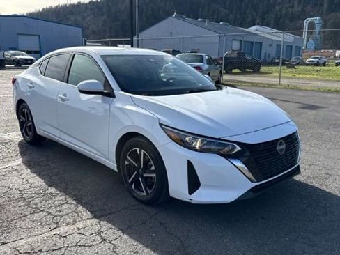 Used 2024 Nissan Sentra SV image 3