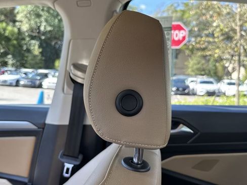 Used 2021 Volkswagen Jetta SE image 17