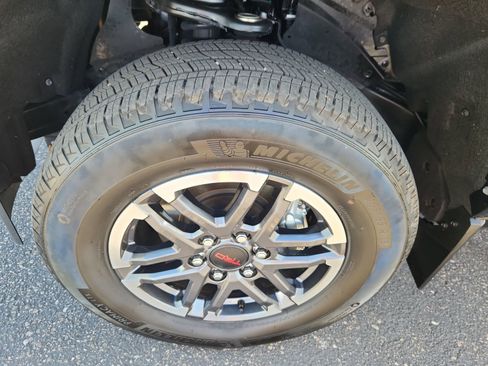 Used 2024 Toyota Tacoma TRD Sport image 14