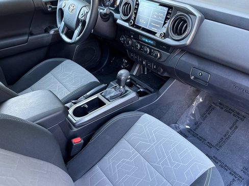 Used 2023 Toyota Tacoma TRD Off-Road w/ Technology Package AWD/4WD image 16