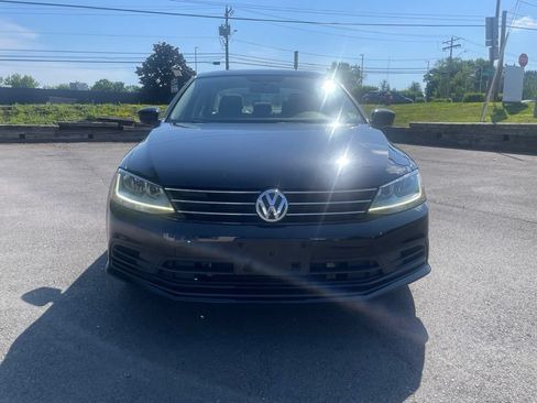 Used 2017 Volkswagen Jetta S w/ Jetta S Cold Weather Package FWD image 8