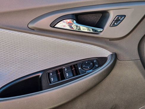 Certified 2025 Chevrolet Malibu LT FWD image 11