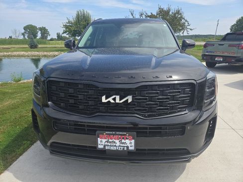Used 2022 Kia Telluride EX w/ EX Premium Package AWD/4WD image 2