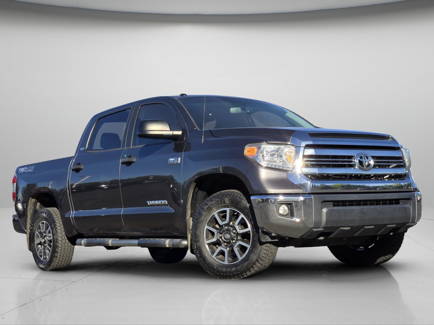 Used 2017 Toyota Tundra SR5 w/ TRD Off Road Package AWD/4WD image 2