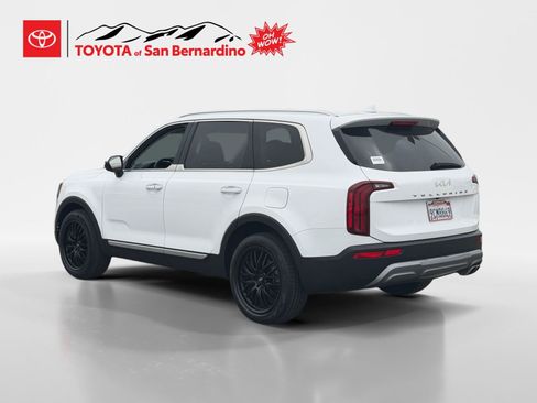 Used 2022 Kia Telluride S FWD image 3