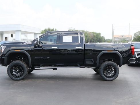 Used 2025 GMC Sierra 2500 Denali w/ Denali Reserve Package AWD/4WD image 6