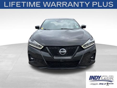 Used 2023 Nissan Maxima SR w/ Sport Mat Group FWD image 2