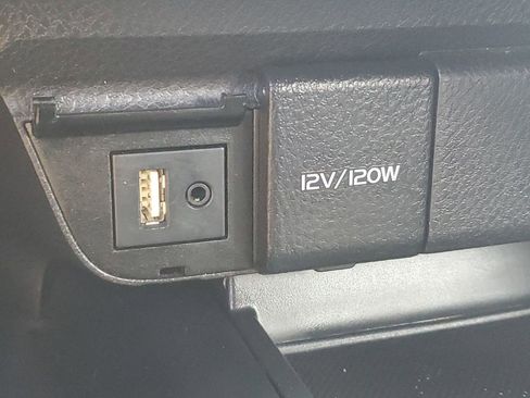 Used 2019 Toyota Camry SE image 31