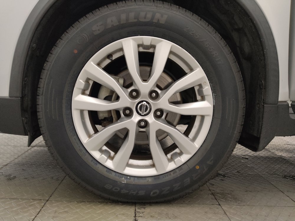 Used 2020 Nissan Rogue S w/ Special Edition Package FWD image 31