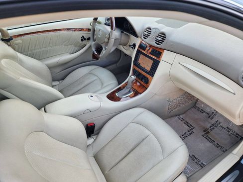 Used 2005 Mercedes-Benz CLK 320 Coupe image 21