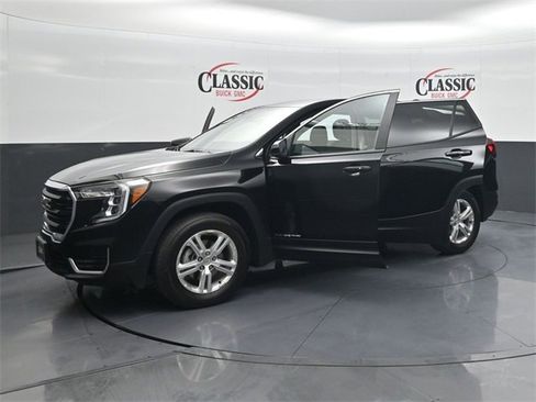 Used 2024 GMC Terrain SLE image 34