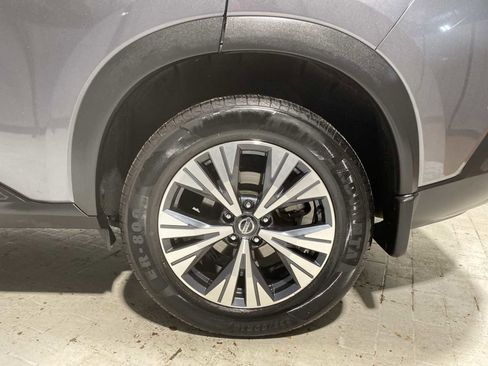 Used 2021 Nissan Rogue SV w/ Premium Package image 8