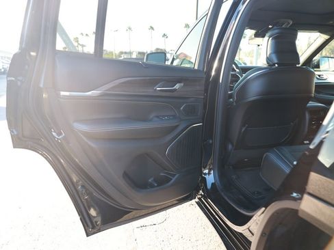 New 2025 Jeep Grand Cherokee Overland image 30