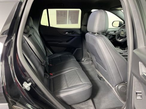 Used 2025 Chevrolet Equinox LT w/ Convenience Package II image 6